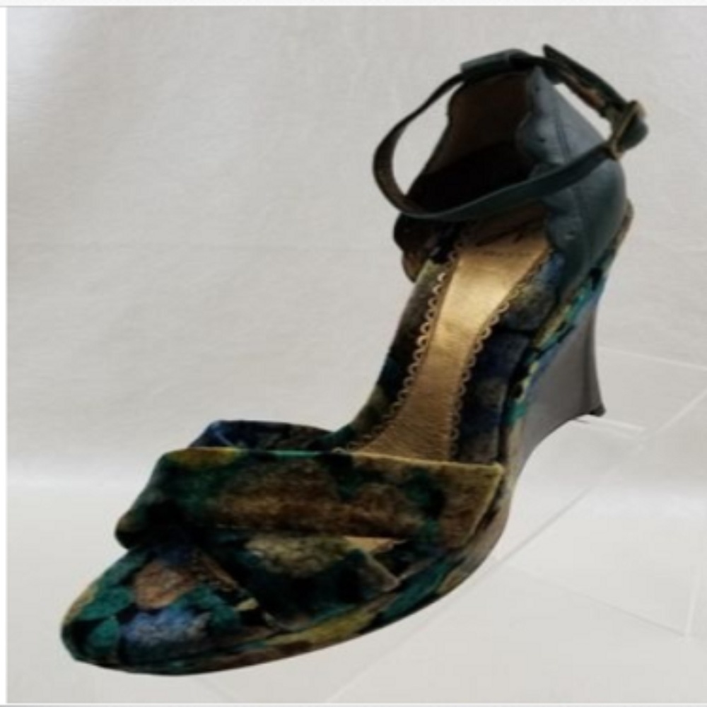 J Vincent Wedge Platform Green Leather Shoes